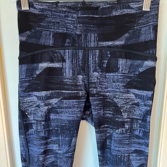 Lululemon Pattern Legging with Mesh - Picture 2 of 5